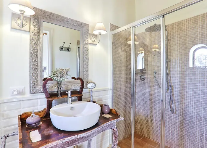 아파트 The Monastery