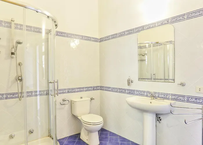 The Monastery 아파트